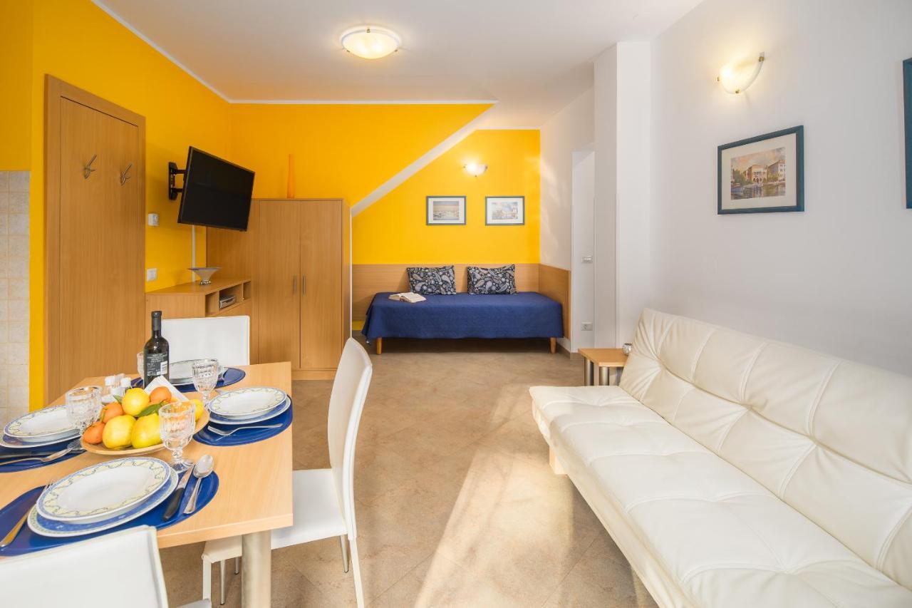 Apartment Gloria Premium Πόρετς Εξωτερικό φωτογραφία